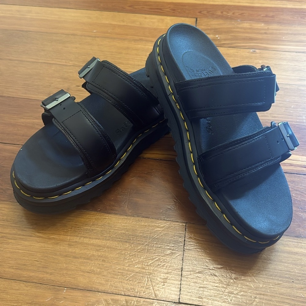 Dr Martens MYLES BRANDO LEATHER BUCKLE SLIDE SANDALS, size US 7